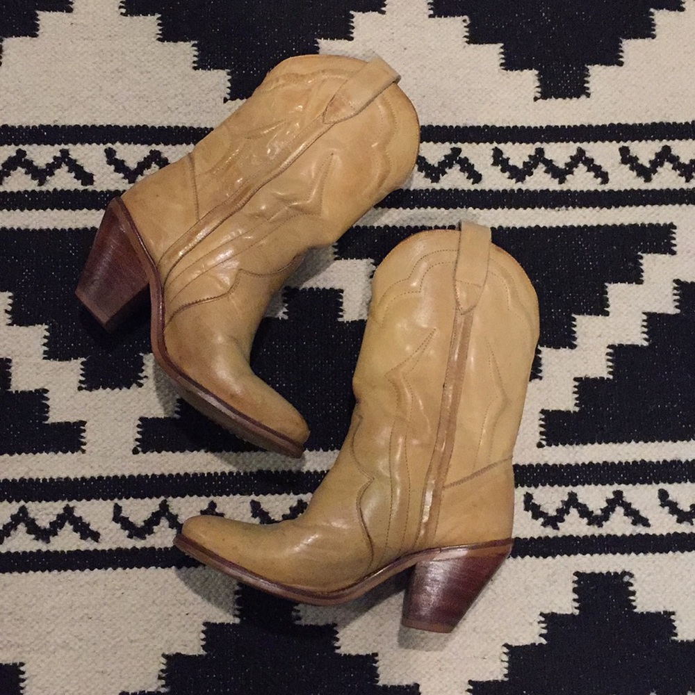Light Tan Vintage High Heeled Cowboy Boots